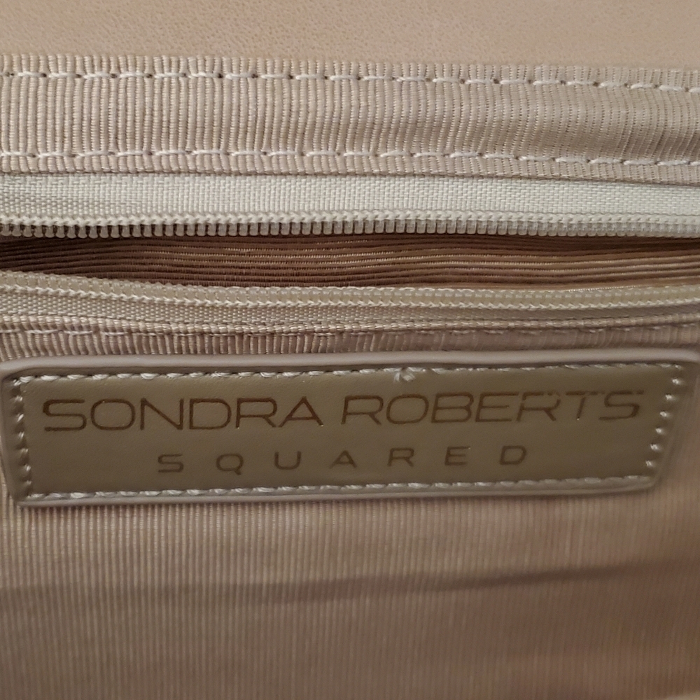 Sondra Roberts Tropical Bamboo Jungle Artistic Clutch with Magnetic Closure - Picture 10 of 13